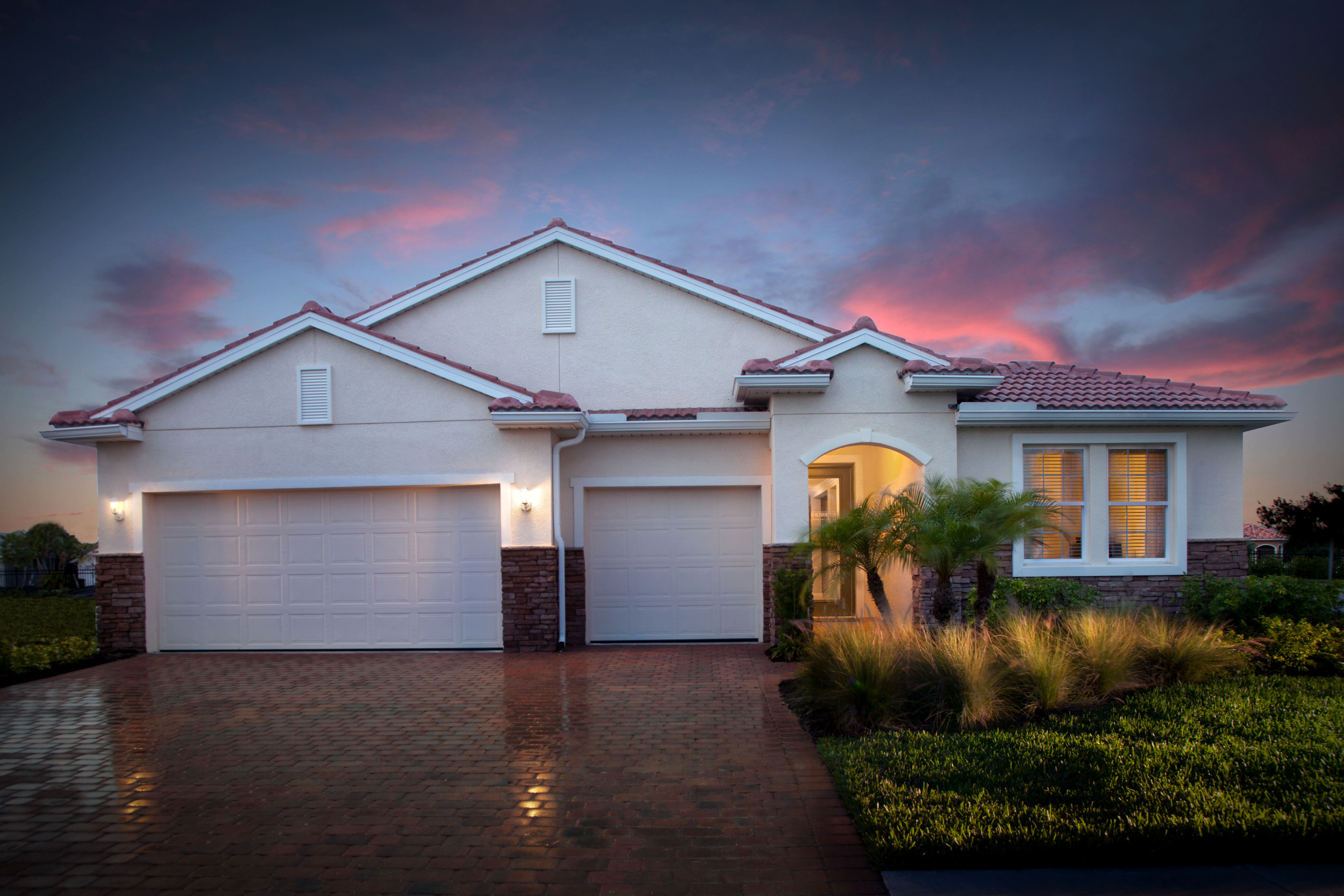 Few lake-view homesites remain at Sunset Pointe