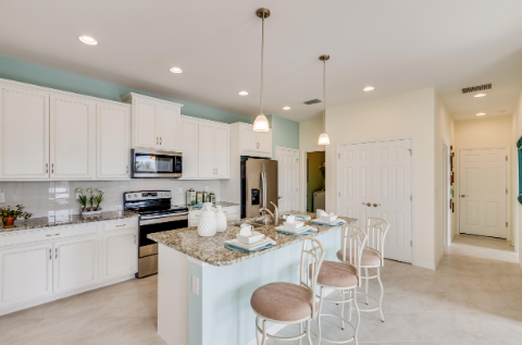 Enticing twin villa now available in the heart of Fort Myers