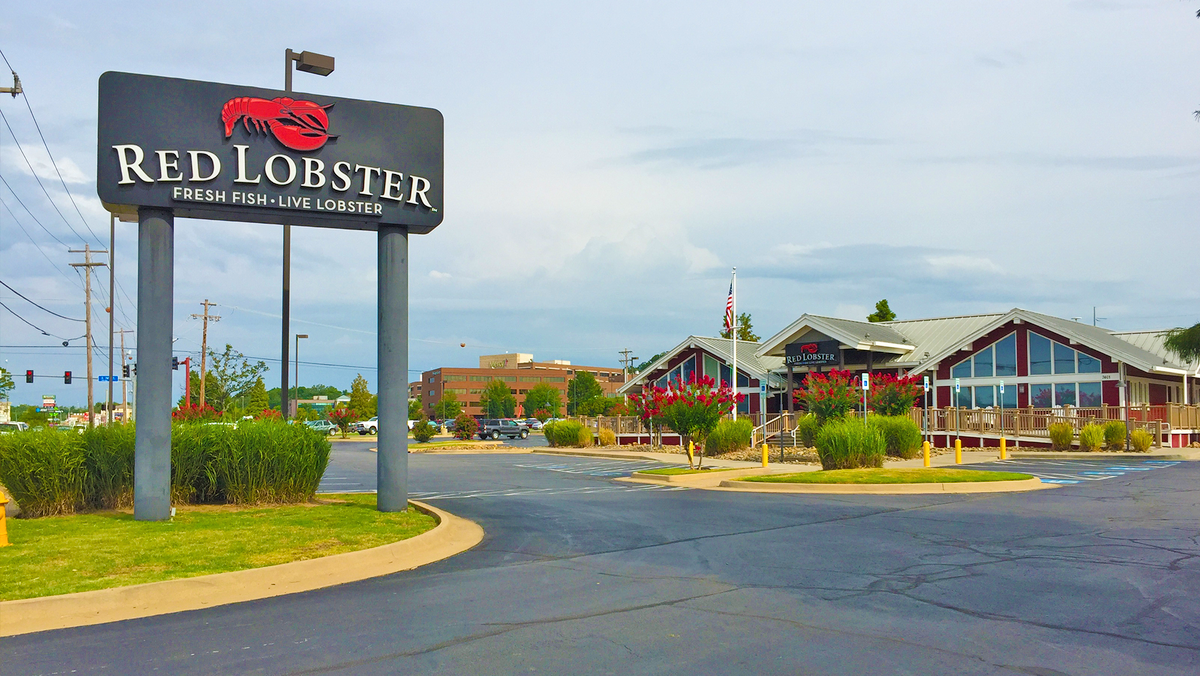 Cushman & Wakefield | Sage Partners brokers sale of Fort Smith Red Lobster location