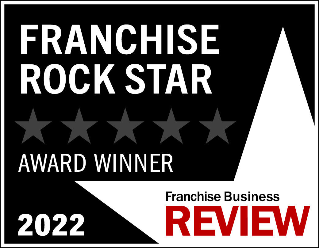 Oasis Senior Advisors Franchisee Vickie Jozefiak recognized as a 2022 Franchise Rock Star by Franchise Business Review